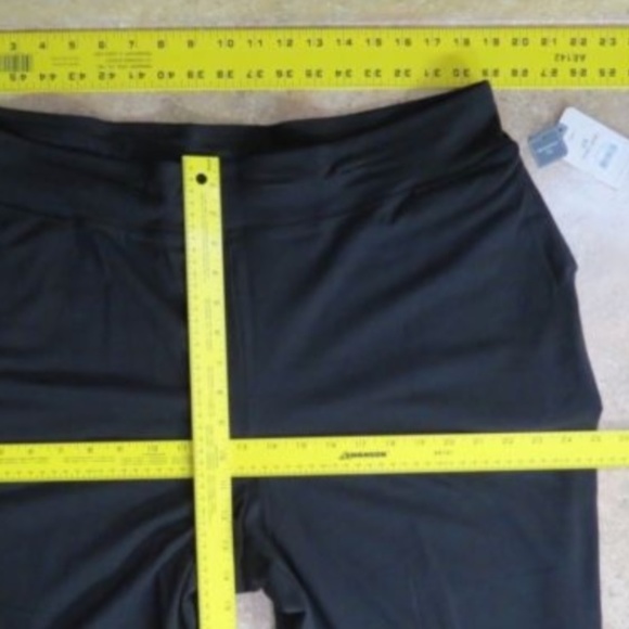 Gray 0XL NWT ✿ TERRA & SKY Plus Capri Pants - Picture 4 of 4